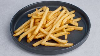 Chrupiące frytki z sosem mayo sweet chilli