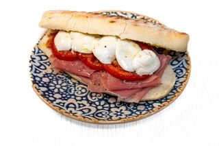 Panino crudo bufala