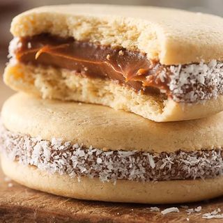 Medialuna de Pastelera  y Dulce de Leche.