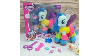 Пони на роликах с аксессуарами