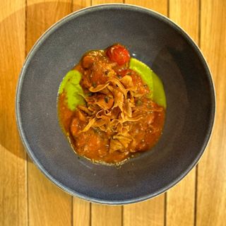 mușchiuleț de porc cu ciuperci de pădure și ierburi*