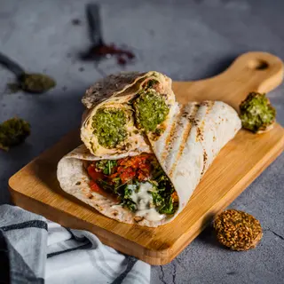Falafel cu Hummus si Salata Tabouleh la Lipie
