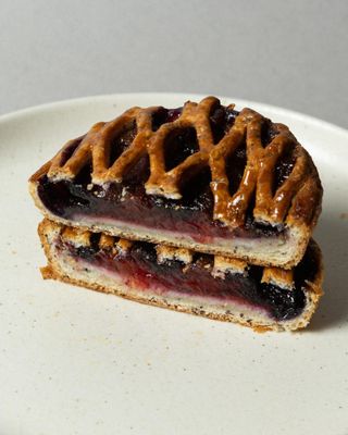 Пиріг щастя: слива-марципан