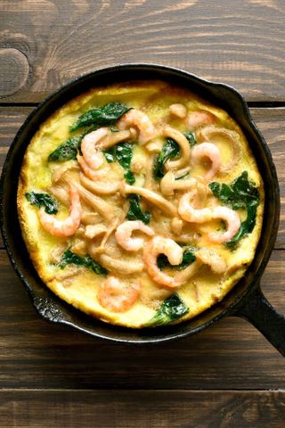 omelette con gamberi