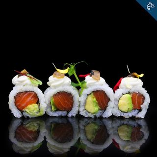 Uramaki salmon tartufo roll