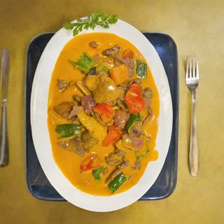 75A. Ternera Con Curry Rojo Al Estilo Thai(poco picante)