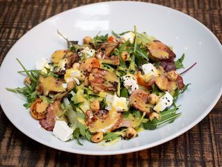 Салат з фетою та беконом (270g)