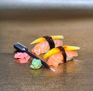 Nigiri 10 Salmón furikake