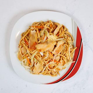 Rezanci s piletinom, jajima i povrćem