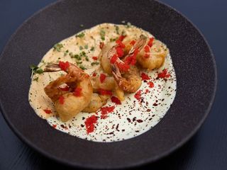 Креветки в темпурі з фірмовими соусами (200г)