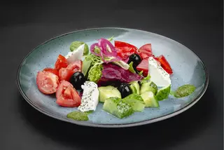 Салат грецький (210г)