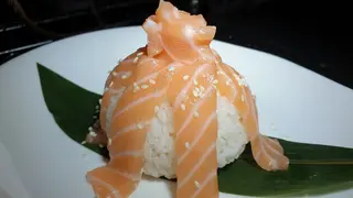 38. Sake chirashi