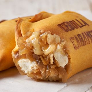 Empanada De Cebolla Caramelizada