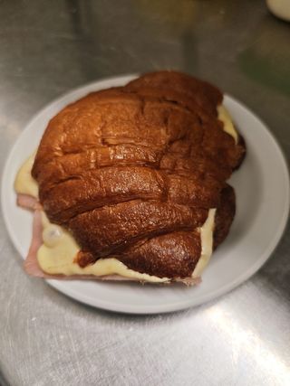 Croissants De Jamón Y Queso