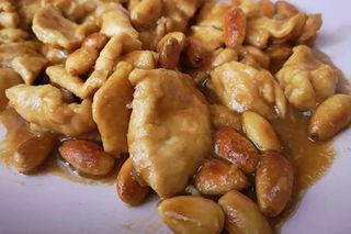 Pollo con mandorle