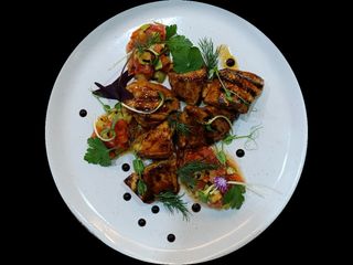 Філе курочки з овочевим гриль тартаром