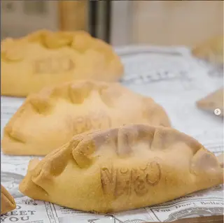 Empanadilla De Pollo Con Mole Poblano