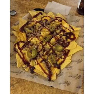 Nachos Con Cheddar Bacon Y Salsa Bbq