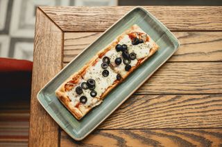 Capricciosa mini + Nikšićko pivo