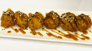 28B.Bola De Pollo Con Salsa Teriyaki (6 Uds.)