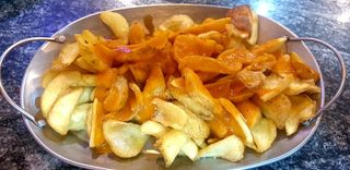 Ración De Patatas Bravas