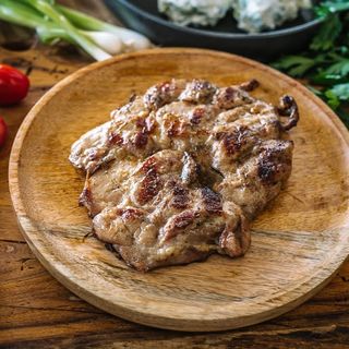 2 броя пилешка пържола бут