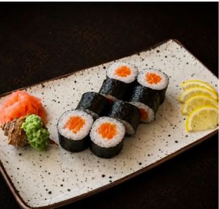Maki De Salmón 8 Pzs.