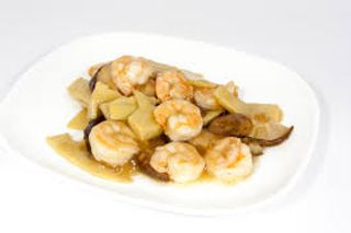 Gamberi con funghi e bambù