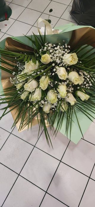 Bouquet de 15 Rosas Brancas