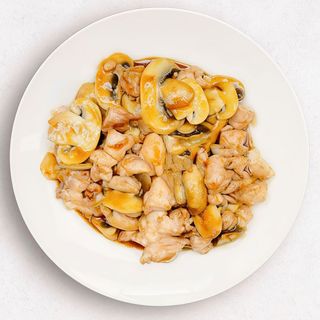 Pollo Con Champiñones