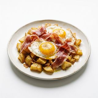 Huevos Rotos Con Jamón