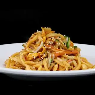 105. Spaghetti di riso saltato con verdure