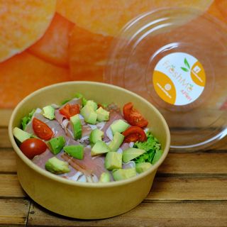 Салата с прошуто и авокадо