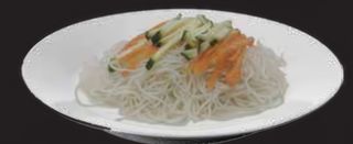 126. Spaghetti di riso con verdure