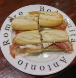 Montado De Bacon Con Queso Roquefort