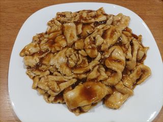 129. Пилешко месо задушено (500гр)