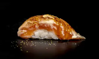 136.Nigiri De Salmón Y Queso Flameado (3 Uds.)