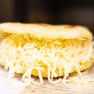 Arepa queso amarillo