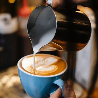 Kafa mala sa mlijekom, Macchiato