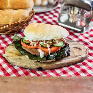 Pljeskavica 200g u lepinji