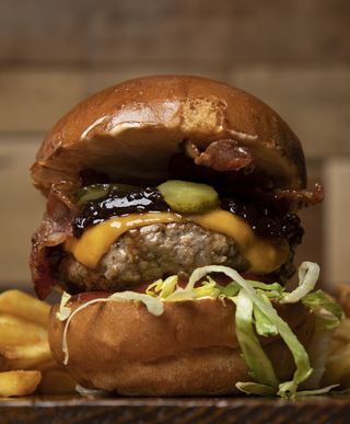 PIPES Signature Burger