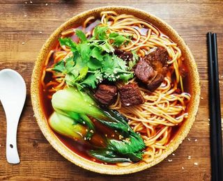 Ramen con manzo brasato