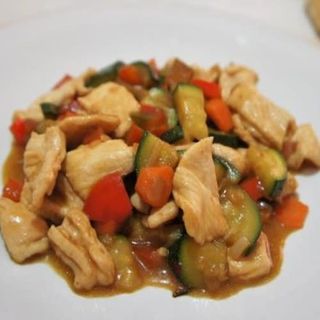 71. Pollo con verduras variadas