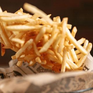 Patatas con salsa alioli