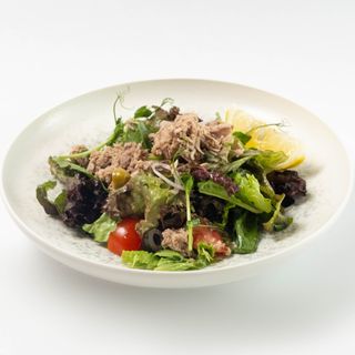 Салат с тунцом