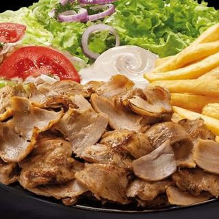 Kebab al piatto con verdure