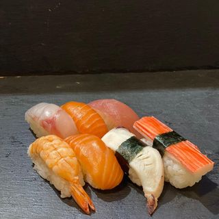 55. Nigiri misti 10 pezzi