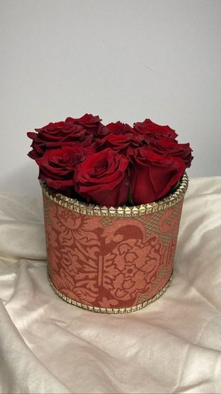 Caixa 9 rosas vermelhas (Padrão)