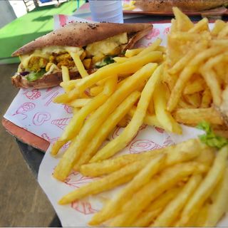 Sandwich Poulet  ساندويتش دجاج