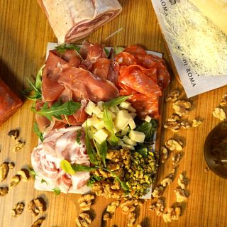 TABLA DE JAMONES Y QUESOS ITALIANOS